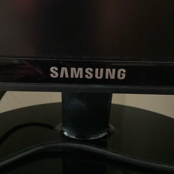 Samsung SyncMaster EX2220 LED Monitor with stand - used - Picture 2 of 8